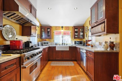 1250 Ethel St, Glendale CA  91207-1824 exterior