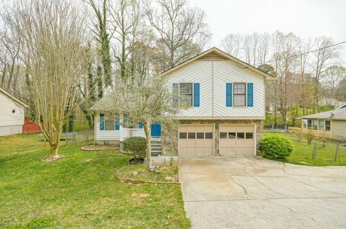 561 Candlewick Ln, Lilburn, GA 30047-5841