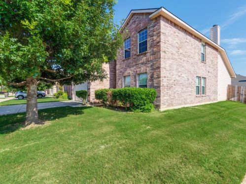 1600 Grassy View Dr, Fort Worth, TX 76177-7552