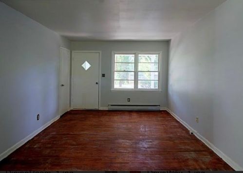 2543 Oak Cir, Ellenwood, GA 30294-3426