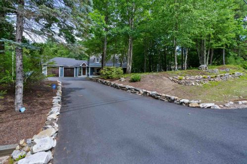 59 Cinnamon Dr, Goffstown, NH 03045-2929