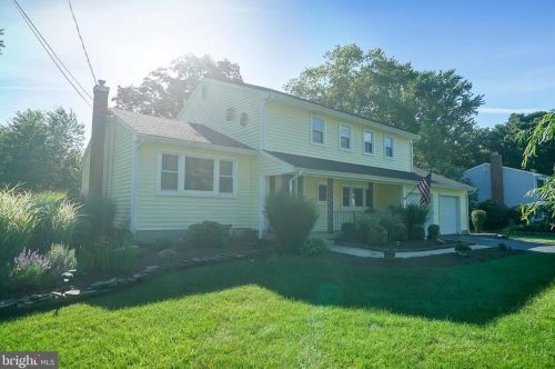 17 Oak Branch Rd, East Windsor, NJ 08512-3013