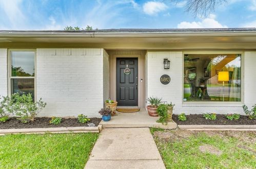 6813 Winifred Dr, Fort Worth TX  76133-5035 exterior
