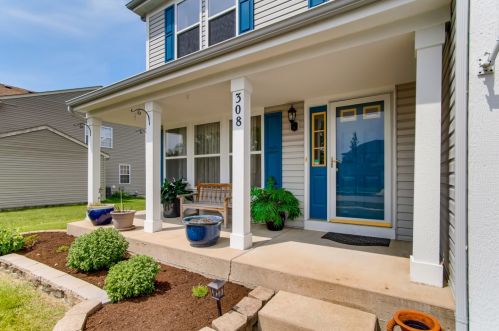 308 Century Dr, Pingree Grove IL  60140-4014 exterior