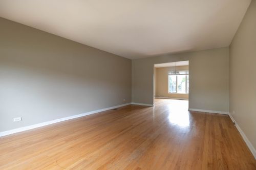 1804 Beech Rd, Mount Prospect, IL 60056-1604