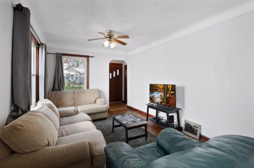 986 4th St, Saint Paul MN  55106-5209 exterior