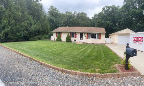 280 Princeton Ave, Berkeley Township, NJ 08721-2312