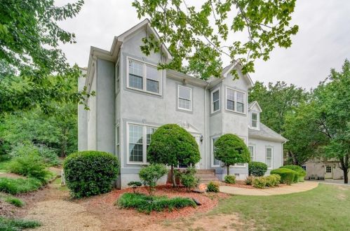 703 Deerwood Dr, Stockbridge, GA 30281-6321