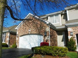 1273 Falcon Dr, Palatine, IL 60067-2387