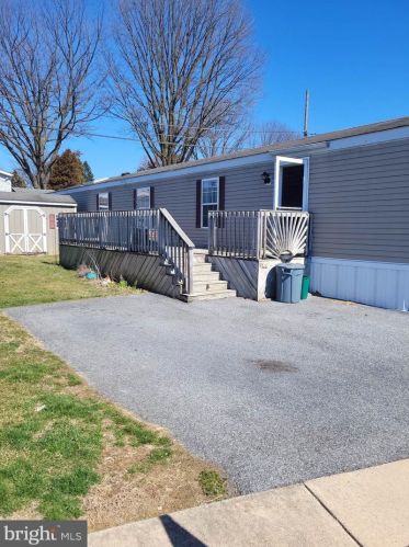 917 Opal St, Ephrata, PA 17522-1812