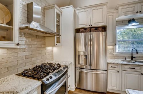 290 Halah Cir, Atlanta GA  30328-5241 exterior