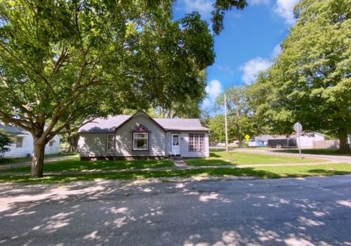 408 Lincoln St, Saint Joseph, IL 61873-9277