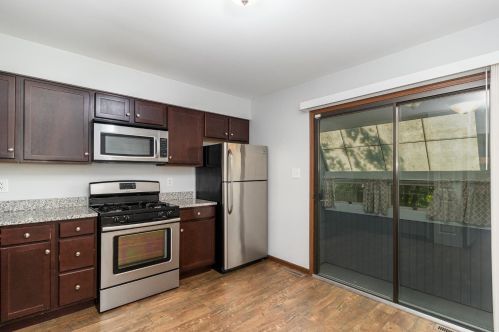 2120 Yorktowne Dr, Valpo, IN 46383-3938