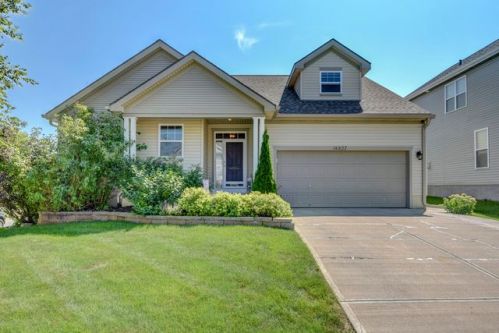14807 Grebe St, Bennington, NE 68007-1218
