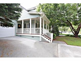 112 Candler Oaks Ln, Decatur, GA 30030-3714
