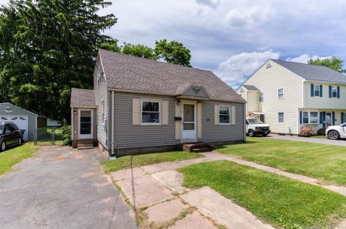 13 Berkley Ave, Southington, CT 06489-3740