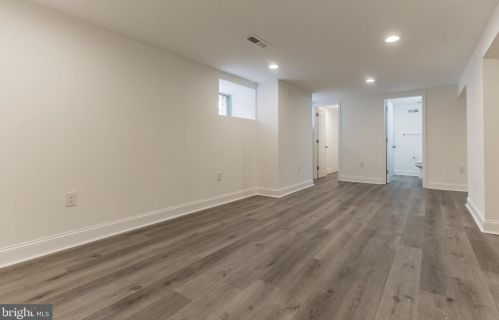 241 Kings Hwy, Tavistock NJ 08033-1981 exterior