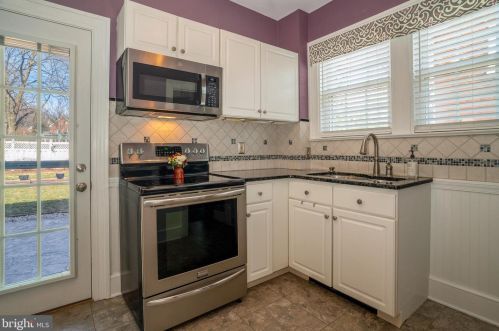 860 Fountain Ave, Lancaster PA  17601-4533 exterior