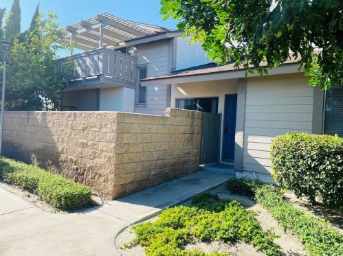 5134 1st St, Santa Ana, CA 92703-3077