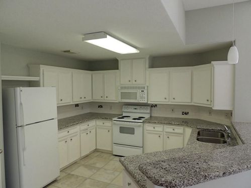 236 Canterbury Dr, Conroe TX  77303-1852 exterior