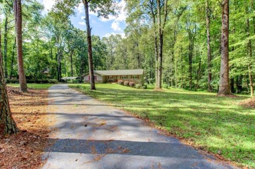 2871 Happy Hollow Dr, Conyers, GA 30094-3220