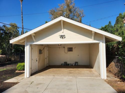 3893 Beechwood Pl, Riverside CA  92506-1117 exterior