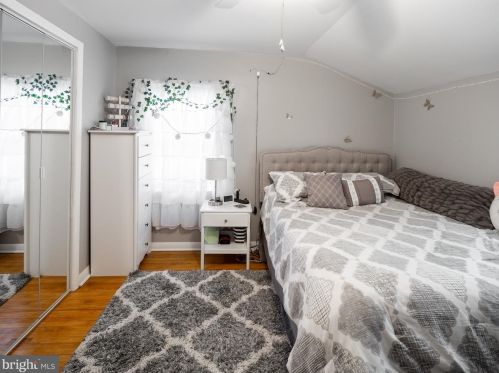 8408 Chippewa Rd, Philadelphia PA 19128-1206 exterior