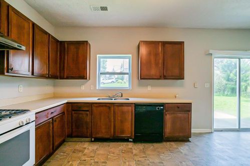 3069 Elmwood Rd, Atlanta GA  30349-8105 exterior