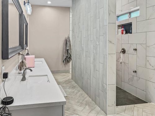 21611 Chenango Lake Dr, Angleton TX 77515-6664 exterior