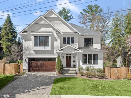 4625 41st St, Arlington, VA 22207-2938
