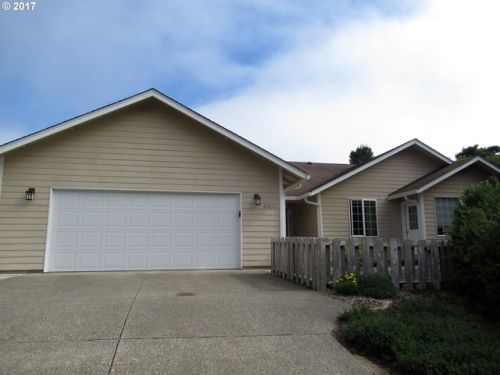87655 Woodmere, Florence OR  97439-9041 exterior
