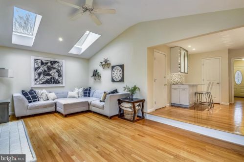 281 Shakespeare Dr, Severna Park MD 21146-2150 exterior