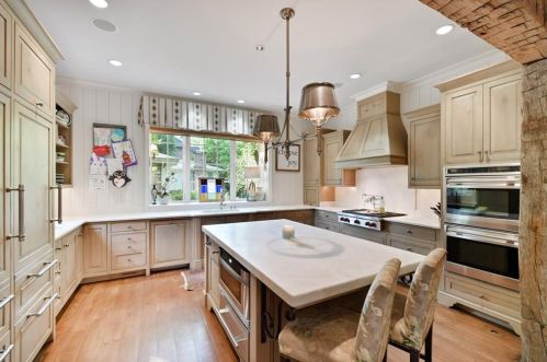 62 Brookhaven Dr, Atlanta GA  30319-1143 exterior