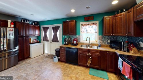 3332 Mountain Rd, Wardensville WV 26851-8279 exterior