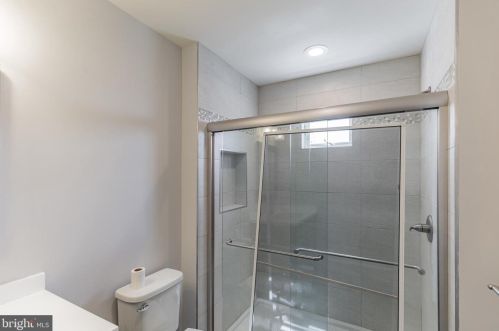 2033 4 St, Philadelphia PA 19122-1509 exterior