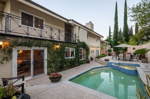 3217 Dora Verdugo Dr, Glendale CA  91208-1756 exterior