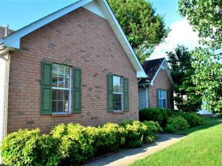 2420 Ramblewood Dr, Murfreesboro, TN 37129-3245