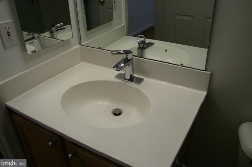 6406 Andrew Matthew Ter, Springfield VA  22150-7826 exterior