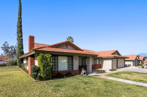 32 Maria Ct, Redlands, CA 92374-5540