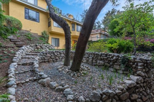 2036 Montecito Dr, Glendale CA  91208-1824 exterior