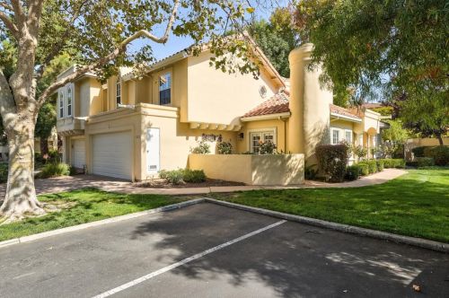 1303 Cuernavaca Circulo, Mountain View, CA 94040-3547