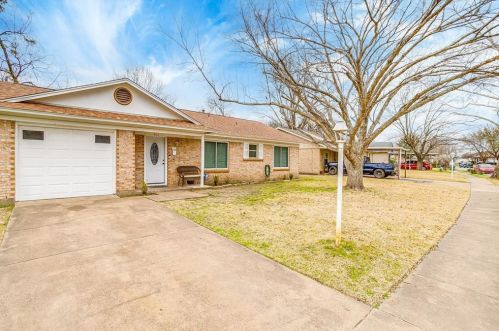 405 Langley Ave, Fort Worth, TX 76140-4505