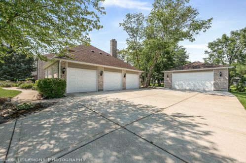 1115 Inverness Ln, Itasca, IL 60143-2824