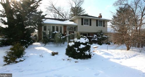 12 Overhill Rd, Stratford, NJ 08084-1830