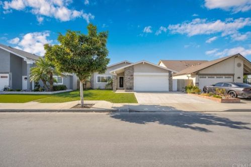 11677 Wake Cir, Cypress, CA 90630-5546