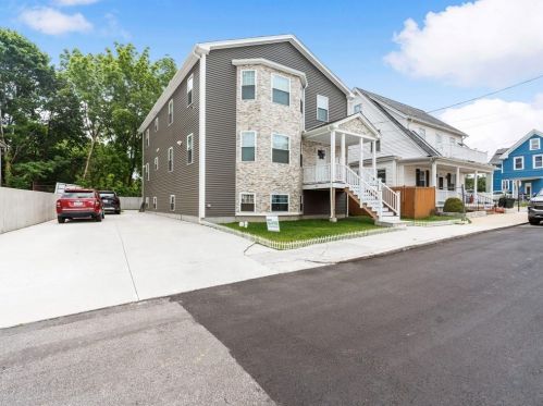 2 Yale Ave, Providence, RI 02908-5235