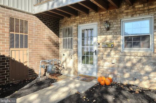 1607 Wogan Rd, York, PA 17404-1937