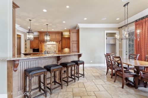 6403 Garfield Ave, Willowbrook IL  60527-5237 exterior