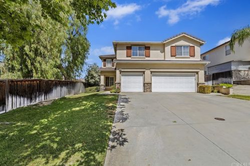 8420 Newburgh St, Riverside, CA 92508-6116
