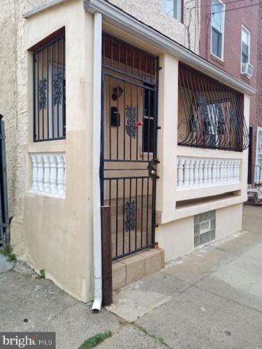 2511 Mascher St, Philadelphia, PA 19133-3823
